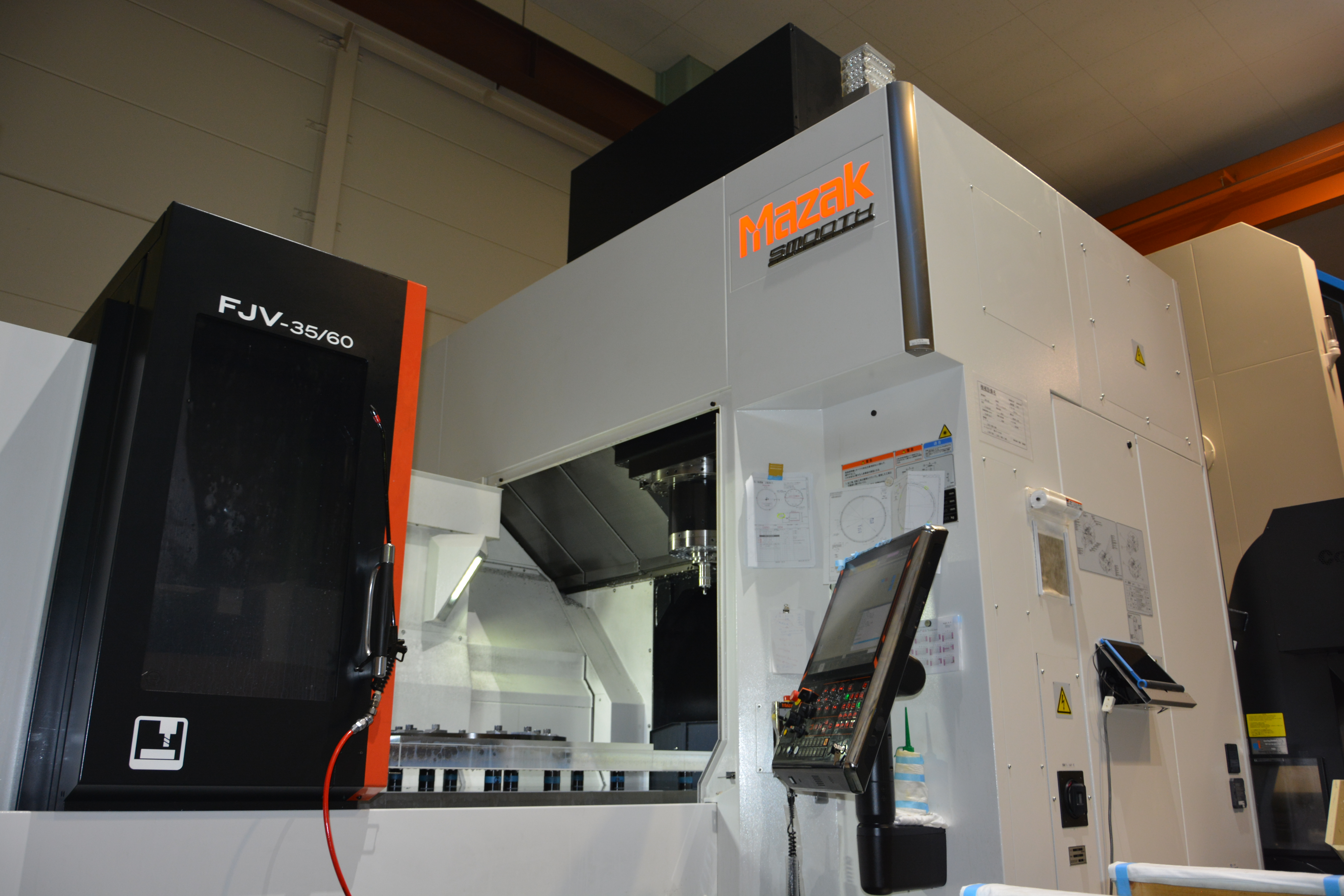 門形マシニングセンタ【FJV-35/60】を増設 ／ Double-column Machining